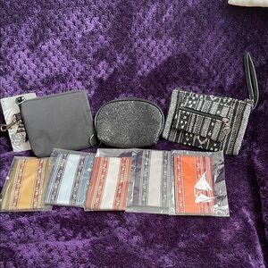 Winn Black Pouch,Shiny Coin Holder, Black & White Wristlet With 5 Bag Scarfs NWT